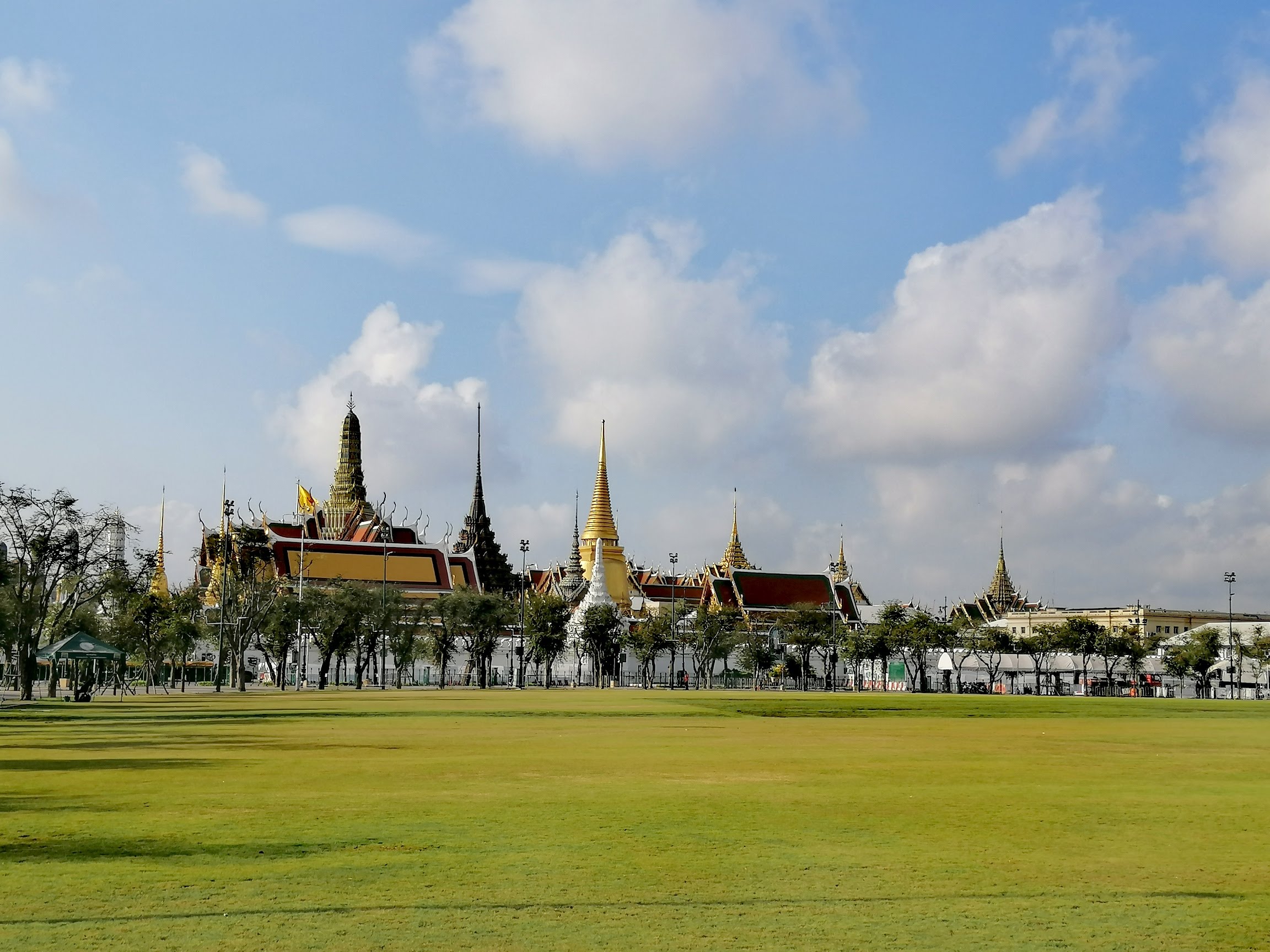 皇家田广场（Sanam Luang · สนามหลวง）